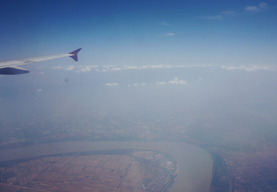 飞机上俯瞰长江